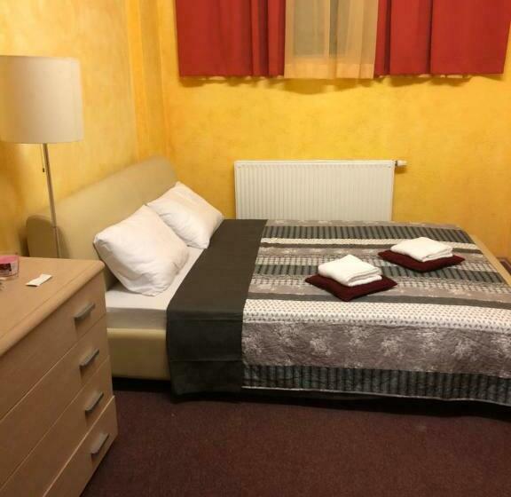 اتاق لوکس سه تخته, Motel Sofia