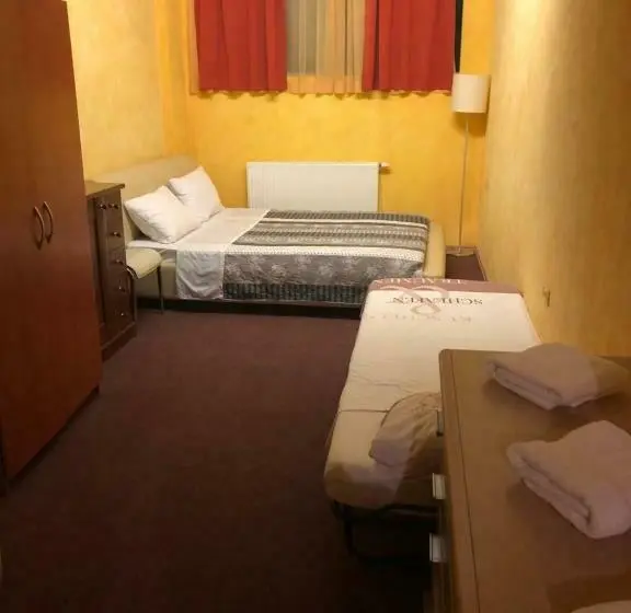 اتاق لوکس سه تخته, Motel Sofia