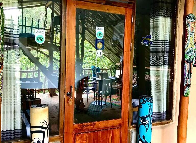 Cama em Quarto Compartilhado, Noname Hostel And Cafe