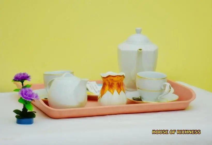 スタンダードルーム, House Of Richness
