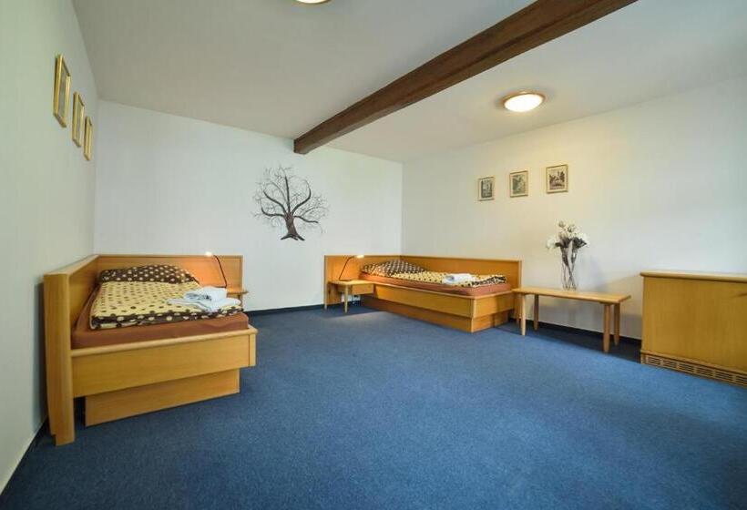 Standard Trippelrum Trädgårdsutsikt, Penzion Marcipánka