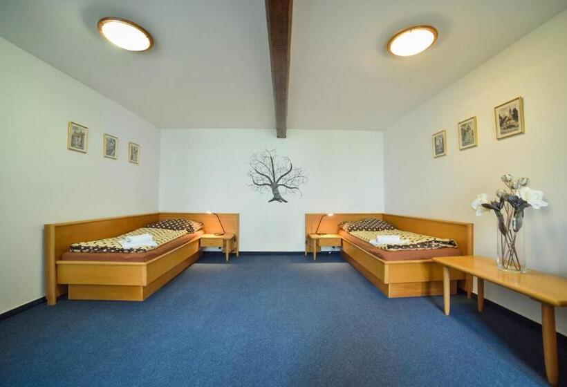 Standard Trippelrum Trädgårdsutsikt, Penzion Marcipánka