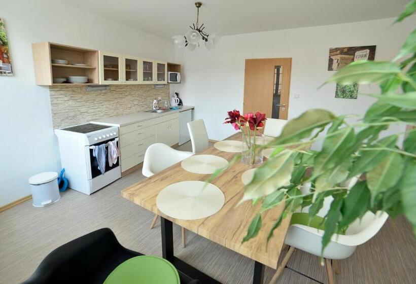 3 Sovrums Lägenhet, Penzion Marcipánka