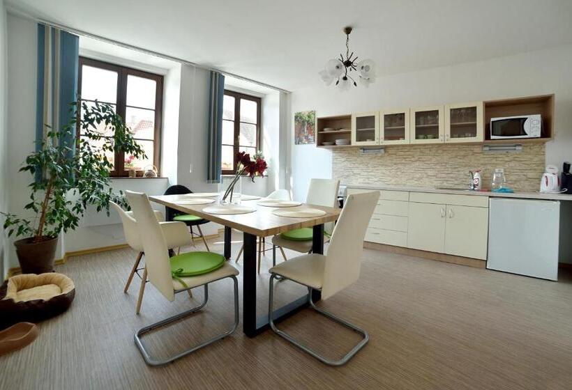 3 Sovrums Lägenhet, Penzion Marcipánka