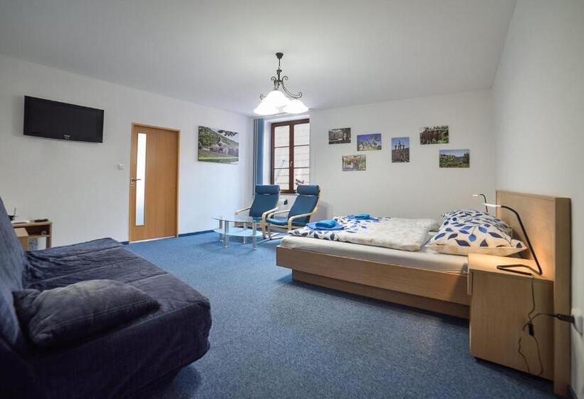 3 Sovrums Lägenhet, Penzion Marcipánka