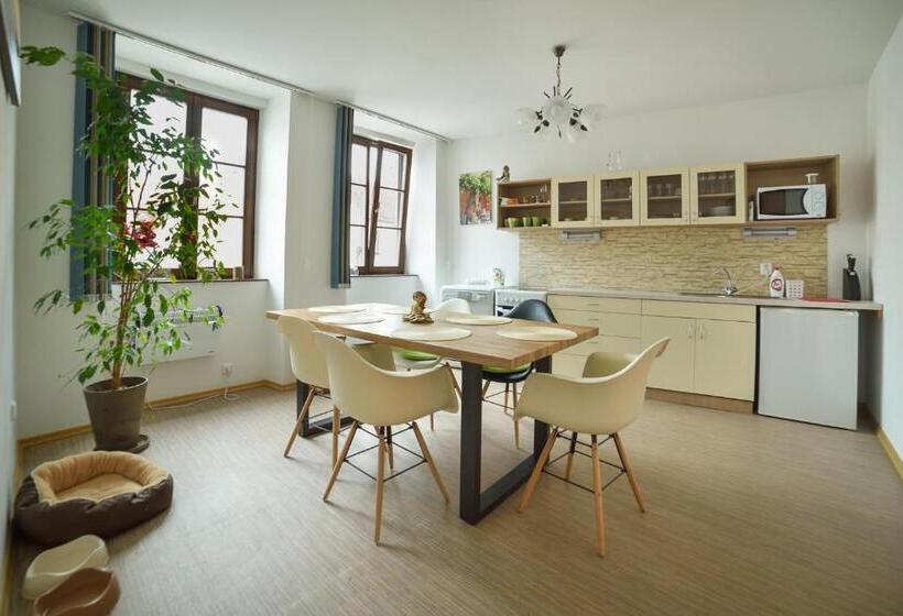 3 Sovrums Lägenhet, Penzion Marcipánka