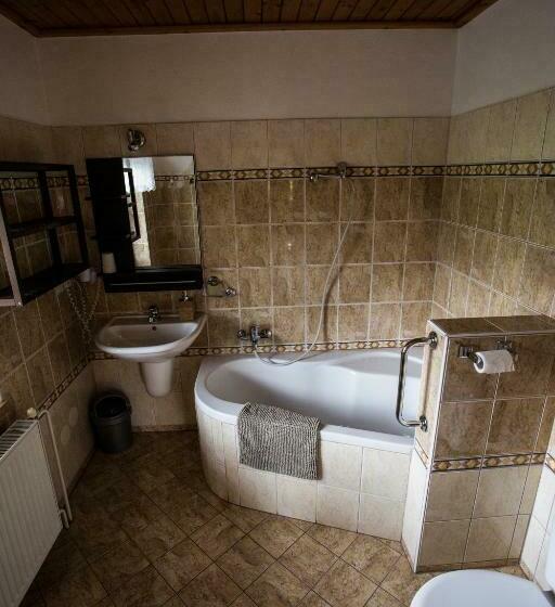 발코니가 있는 4인용 스탠다드 룸, Penzion Pod šerákem