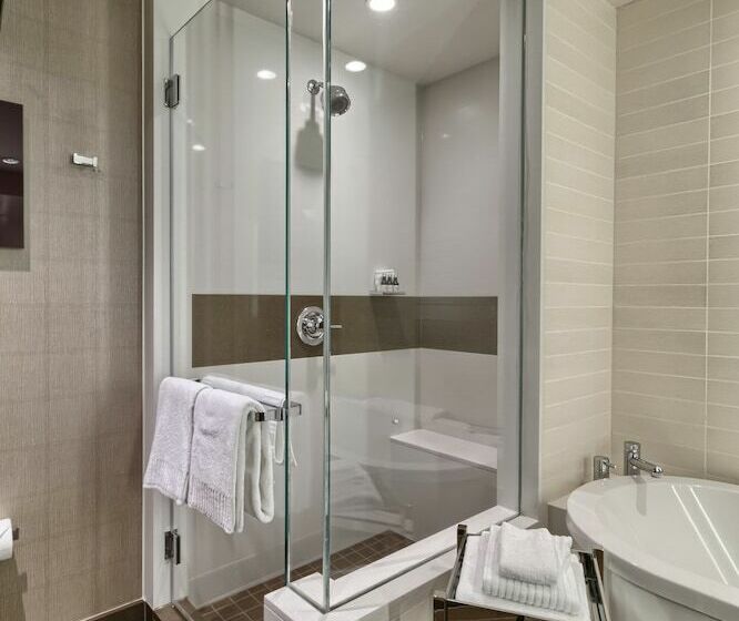 디럭스 스위트, Secret Suites At Vdara