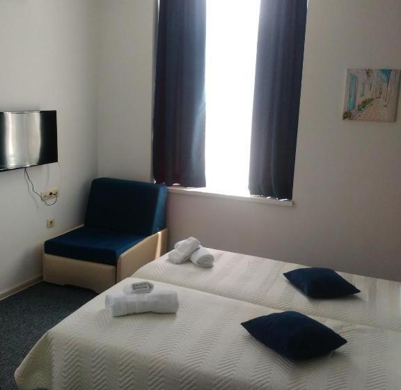 带城市景观的标准间, Guest House Gurkov