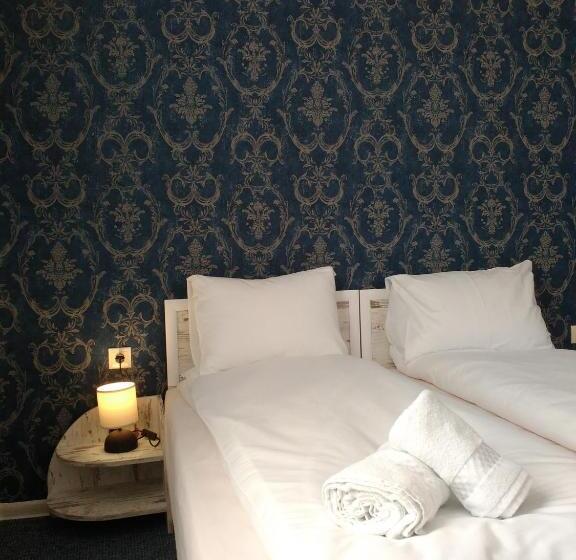 带城市景观的标准间, Guest House Gurkov