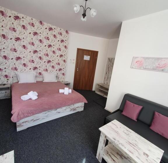 标准房带园景, Guest House Gurkov