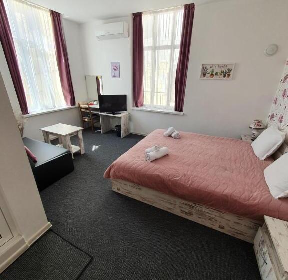 标准房带园景, Guest House Gurkov