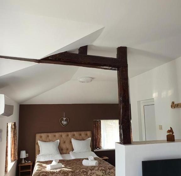 带阳台套房, Guest House Gurkov