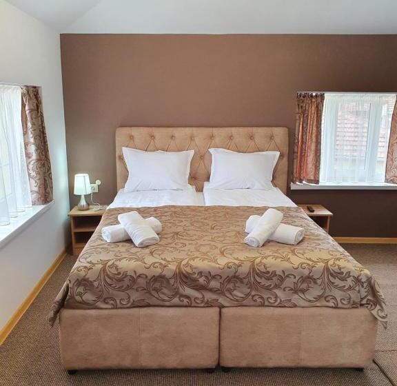 带阳台套房, Guest House Gurkov