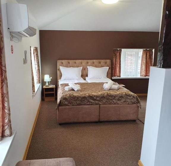 带阳台套房, Guest House Gurkov