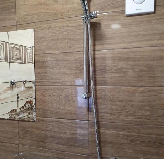سوئیت با بالکن, Guest House Gurkov