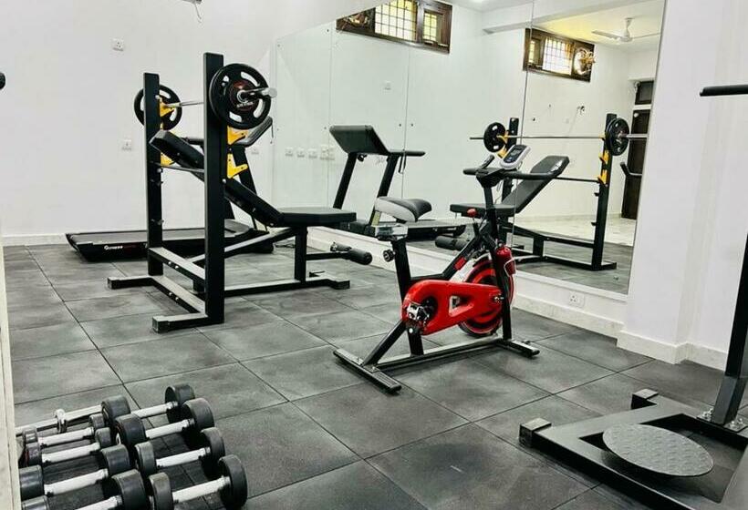 Escritório Superior, Olive Service Apartments City Centre Noida