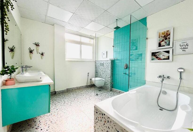 Quarto Ático, Olive Service Apartments City Centre Noida