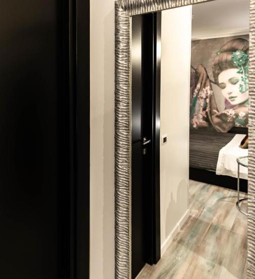 اتاق لوکس سه تخته, Trevi & Pantheon Design Rooms