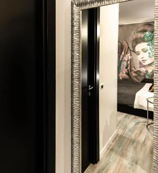 اتاق لوکس سه تخته, Trevi & Pantheon Design Rooms