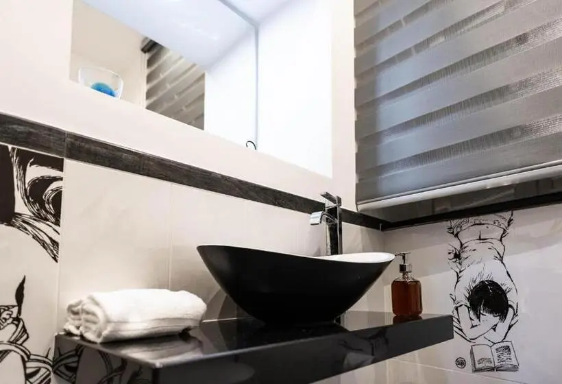 اتاق لوکس با تخت بزرگ, Trevi & Pantheon Design Rooms
