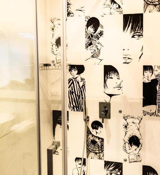 اتاق لوکس با تخت بزرگ, Trevi & Pantheon Design Rooms