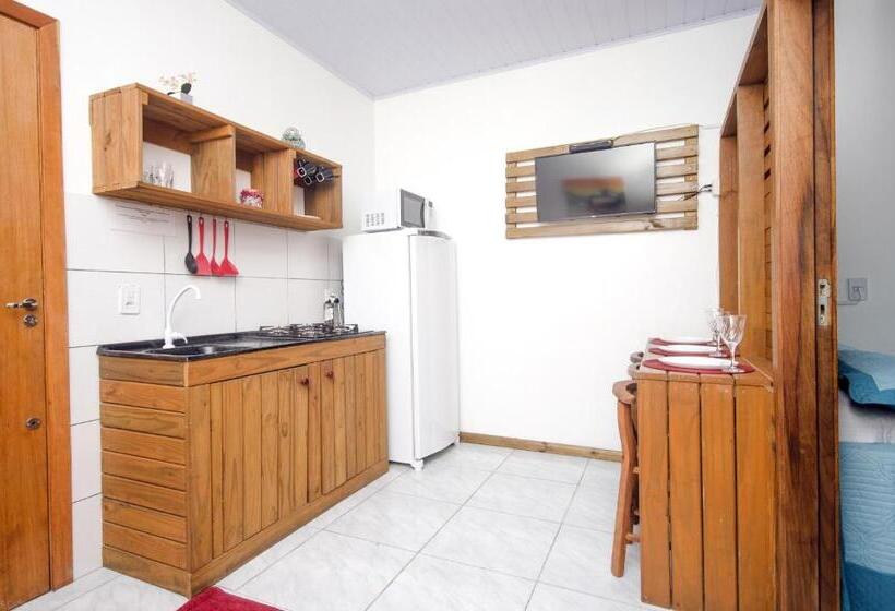 Apartamento 1 Dormitório com Sacada, Residencial Salmão