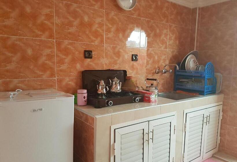 带1个卧室的带阳台的公寓, Résidence Marwa