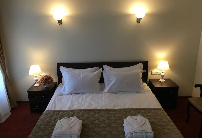 סוויטת קומפורט, Sonata On Nevsky 5