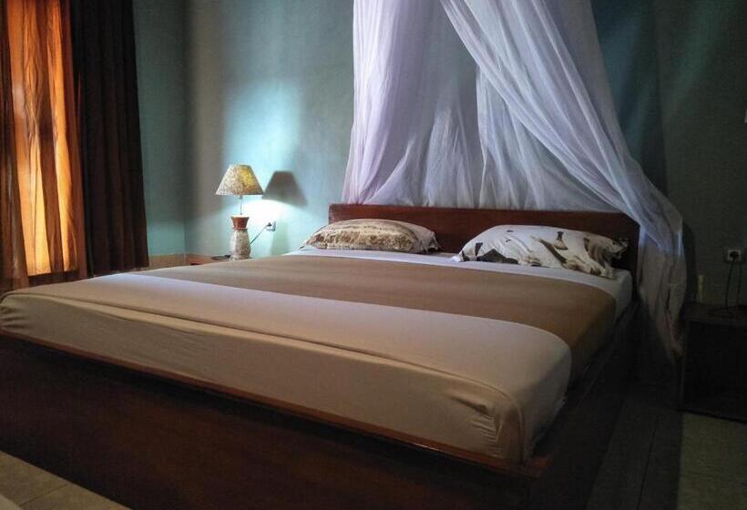 Семейный Номер, Dinoyin Bungalows