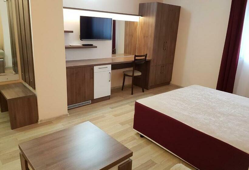 غرفة قياسية ثلاثية, Ego 2 Guesthouse