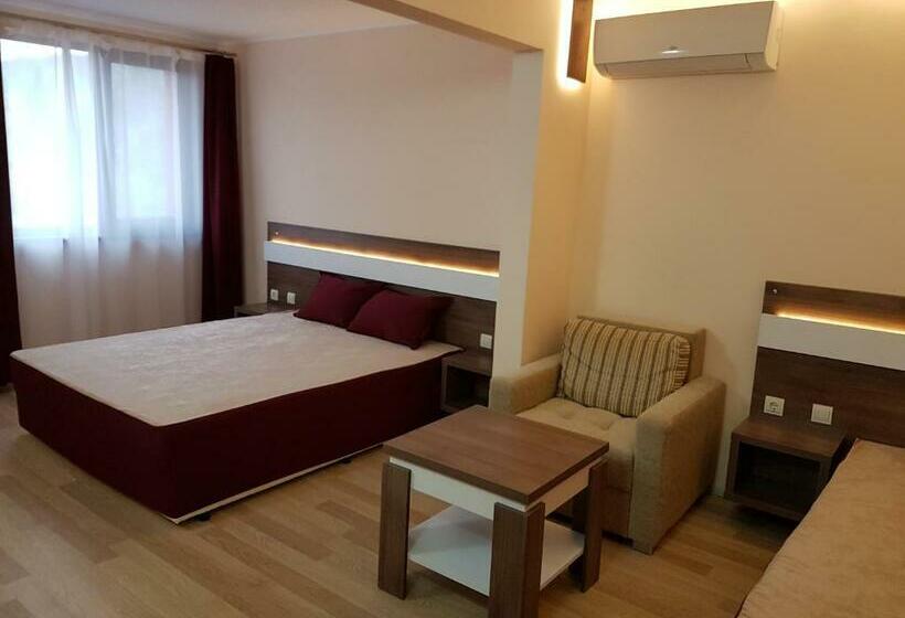 غرفة قياسية ثلاثية, Ego 2 Guesthouse