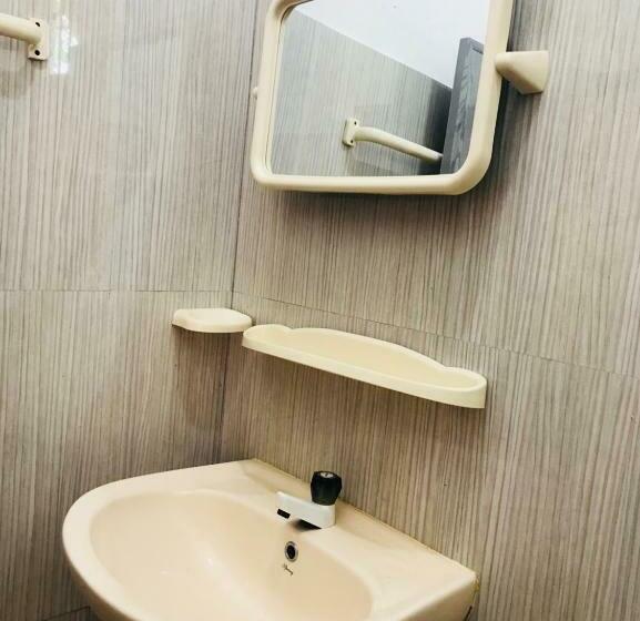 اتاق لوکس سه تخته, Emarald Holiday Homes