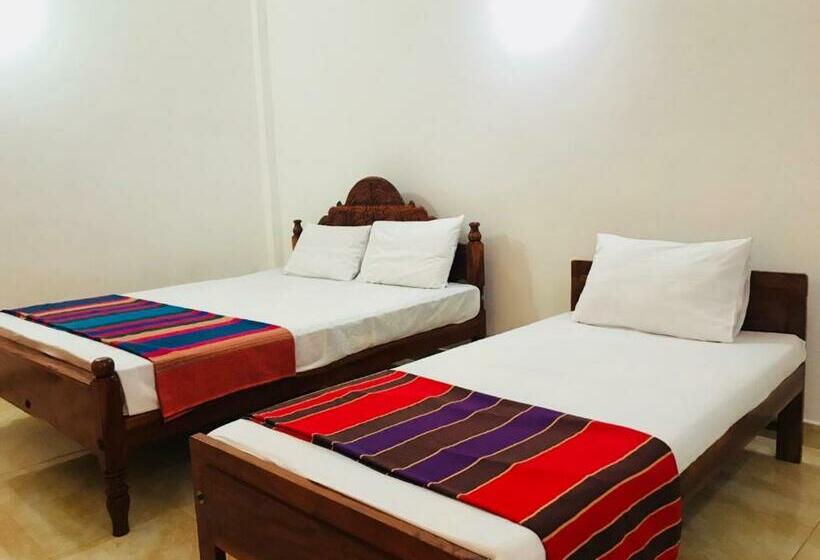 اتاق لوکس سه تخته, Emarald Holiday Homes