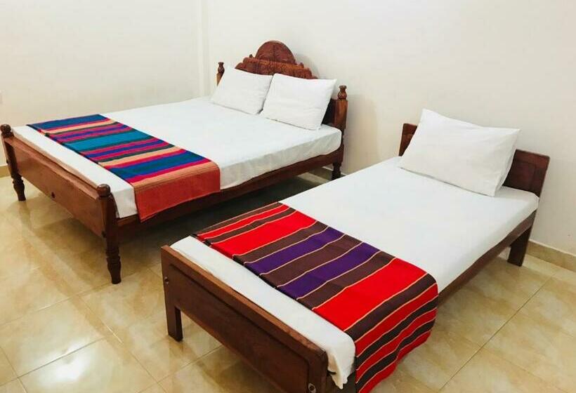 اتاق لوکس سه تخته, Emarald Holiday Homes