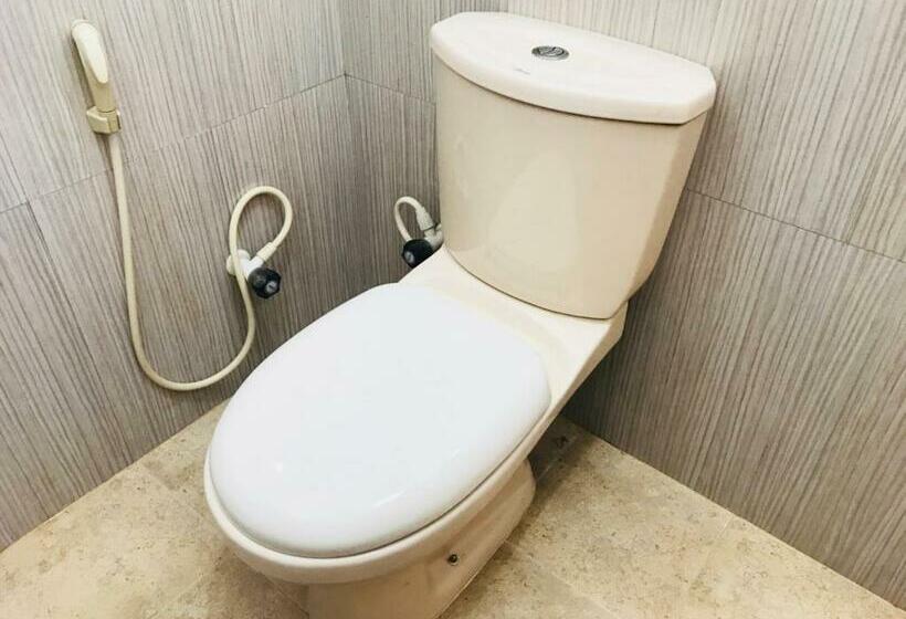 اتاق لوکس با بالکن, Emarald Holiday Homes