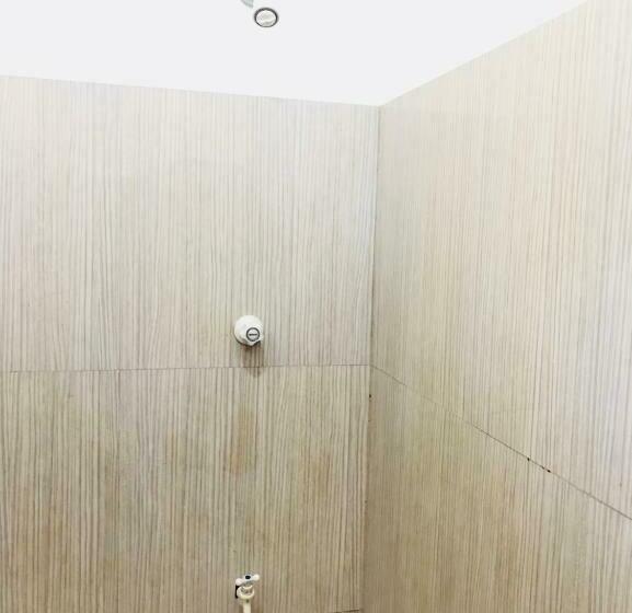 اتاق لوکس با بالکن, Emarald Holiday Homes