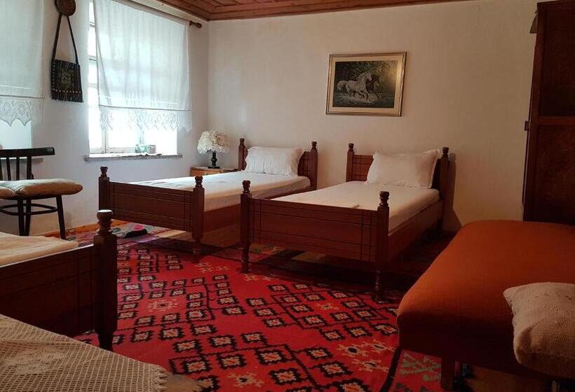 舒适三人间, Eva Guesthouse