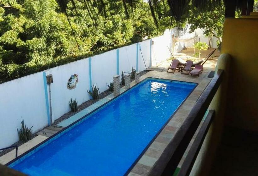 اتاق استاندارد با بالکن, Pousada Janela Da Cor