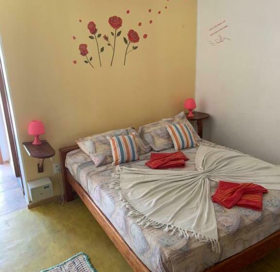 اتاق استاندارد با بالکن, Pousada Janela Da Cor