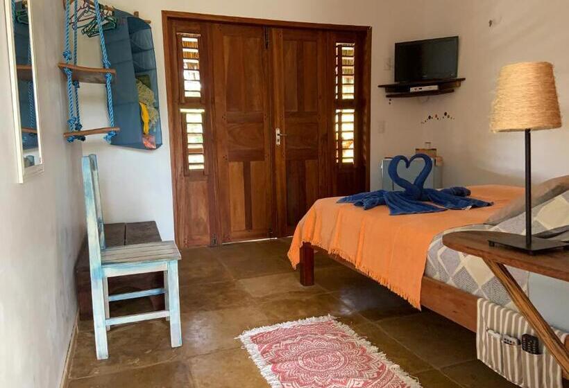 اتاق استاندارد با چشم‌انداز استخر, Pousada Janela Da Cor