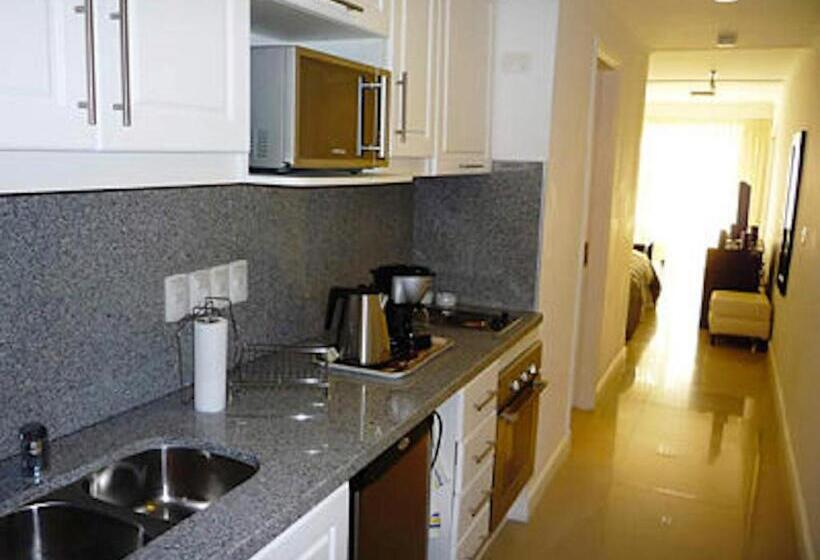 이코노미 스튜디오, Green Park  Lloret De Mar Punta Del Este