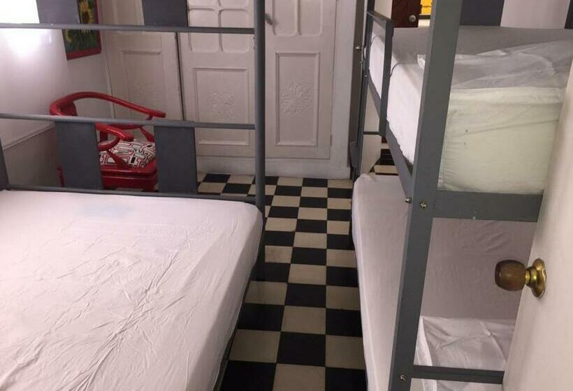 Номер Стандарт Трехместный, Hostel Mamy Dorme