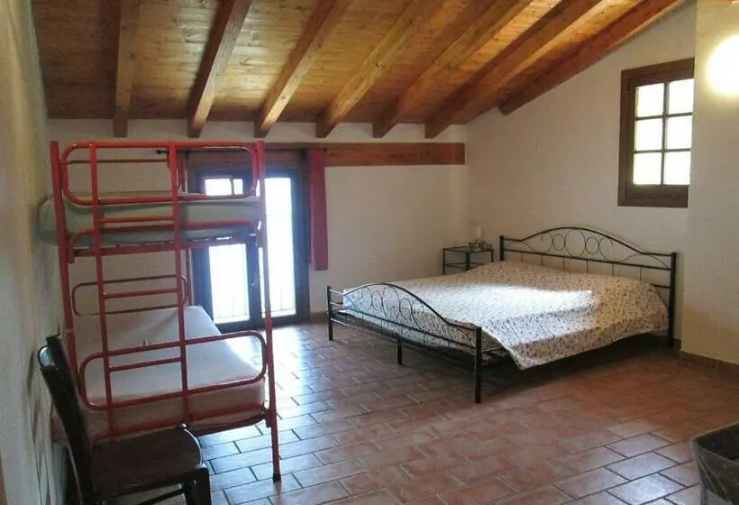 スタンダード４人部屋, Agriturismo Madonna Dei Ceppi