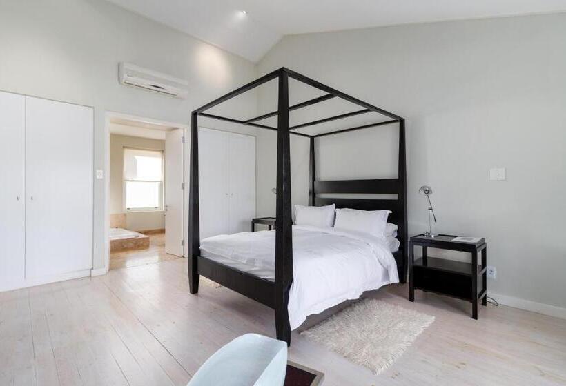 اتاق استاندارد, La Terra De Luc