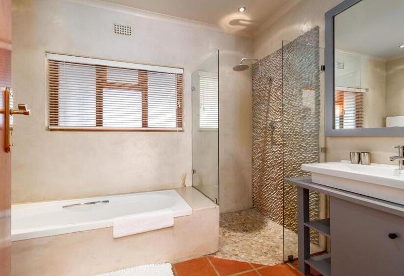 اتاق کلاسیک, La Terra De Luc