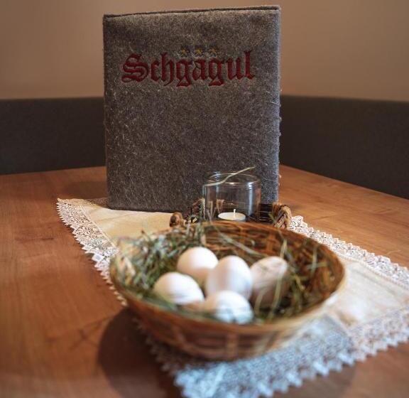 １ベッドルームアパートメント, Zu Schgagul