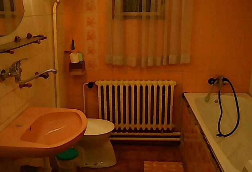 Quarto Estandar, Apartment Trojska