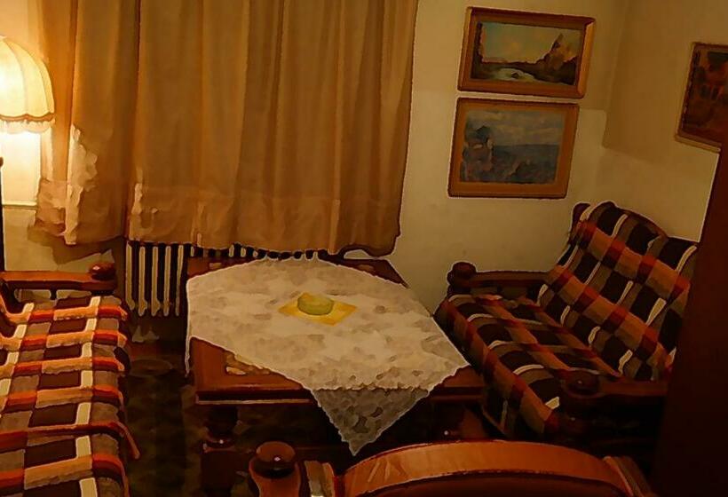 Quarto Estandar, Apartment Trojska