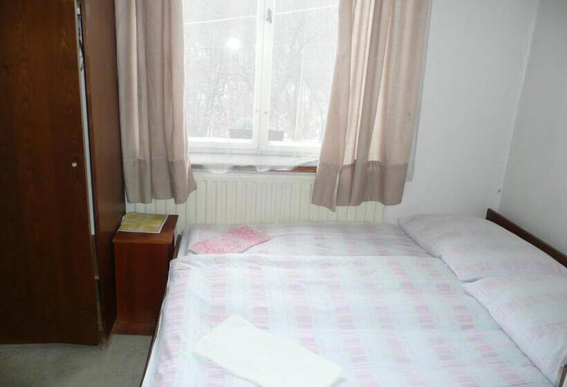 Apartamento 1 Dormitório, Apartment Trojska